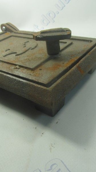 Дверка чугунная поддувная 21см X14см (100918) огонек