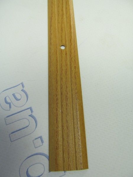 Порожки рифленый 25*3 Дуб темный 1,8 м