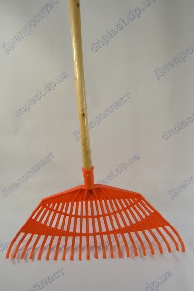 Грабли веерные 23 зубца с черенком