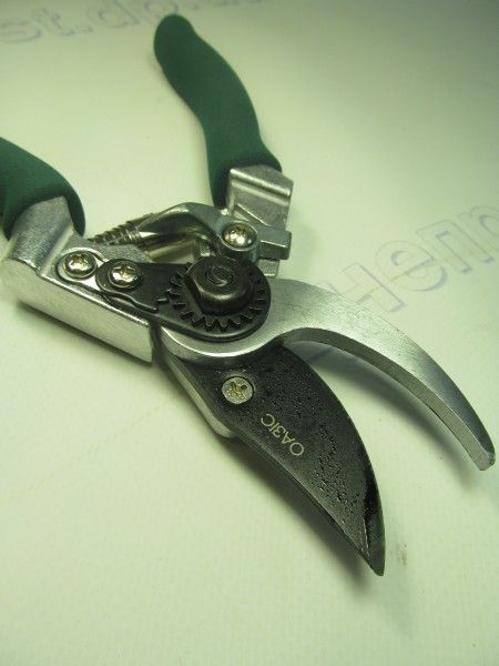 Секатор универсальный (с неопреновыми ручками) 739А-2 ОАЗИС