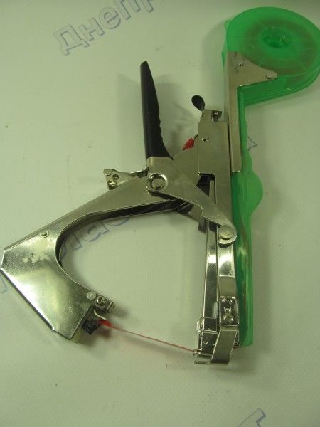 Степлер садовый для подвязки винограда,овощей Titan 1