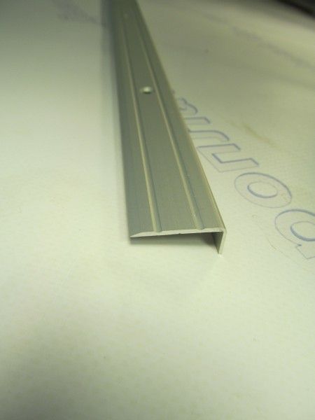 Порожек ступенька  25*10 серебро 0,9 м