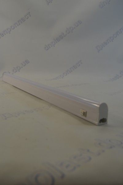 Светодиодный светильник 8W/ 35*22*572мм / 6000К с выкл., с сетевым шнуром (Т5 8W)
