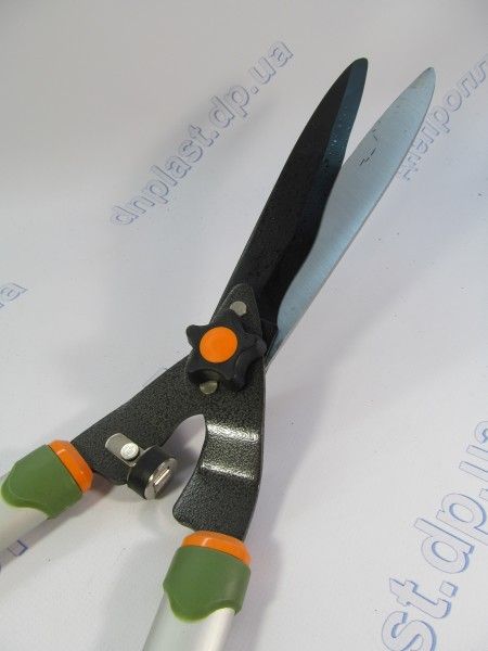 Кусторез метал. с телескопической ручкой от 34см до 48см ОАЗИС (9321-11)