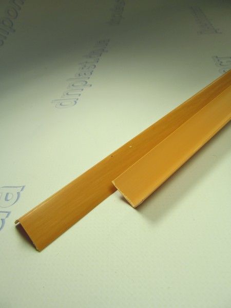 Уголок защитный прямой 20*20 (2,70м) ольха