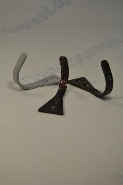 Крючек металический крашенный 5,5*2,5