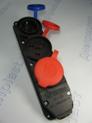 Колодка 3 гнізда трифазна (2гн - 3/25А) (1гн - 1/16А) з кришкою BEMIS