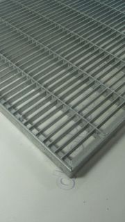 Настил пресованный стальной оцинкованный 66 х 11/20 х 2/ 394 х 594