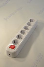 Колодка 6 гнезд с заземлением и кнопкой ALFA