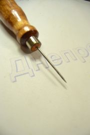 Шило тонкое, деревянная  ручка  Elite