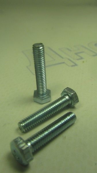 Болт 4*20мм с шестигранной головкой