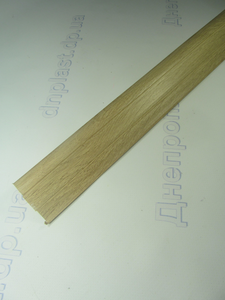 Плинтус пластиковый 2,5м 