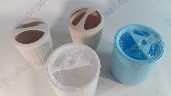 Подставка под зубные щетки 