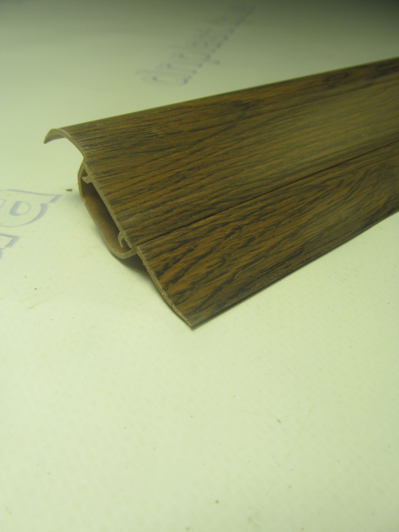 Плинтус пластиковый 2,5м 