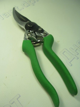 Секатор 220мм,d среза 18мм VERANO арт.71-801