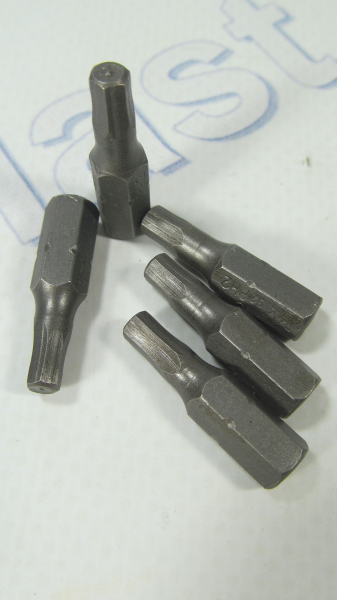 Бита Н4*25мм конфирмат WHIRLPOWER