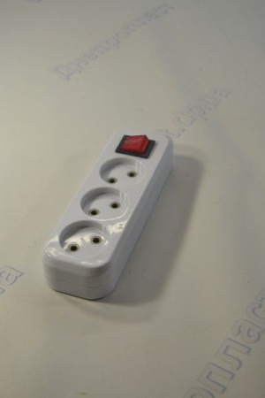 Колодка 3 гнездa с выключателем Svitex