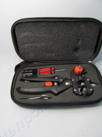 Секатор прививочный в боксе Titan