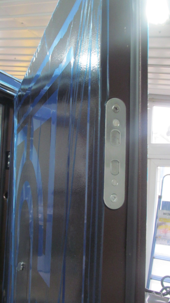 Дверь металлическая  860 см/ 2 замка