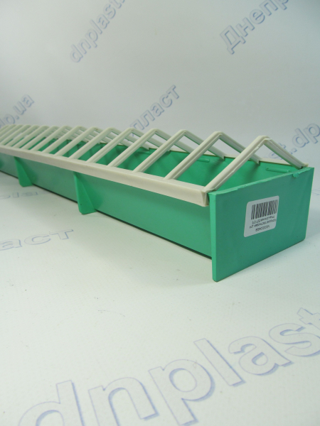 Кормушка пластиковая  для птицы длинная 50*10*5