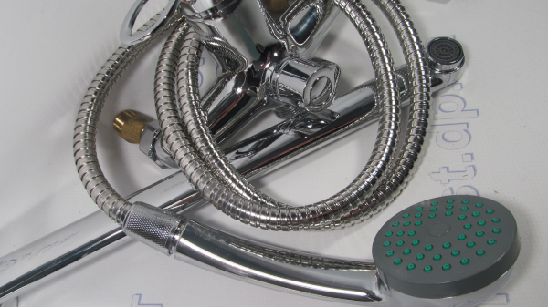 Смеситель для ванной Lidz 163700500