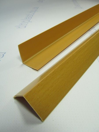 Уголок защитный прямой 30*30 (2,70м) бук