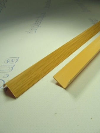 Уголок защитный прямой 20*20 (2,70м) дуб паркетный