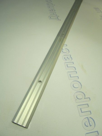 Порожек рифленый  30*3 серебро 0,9 м