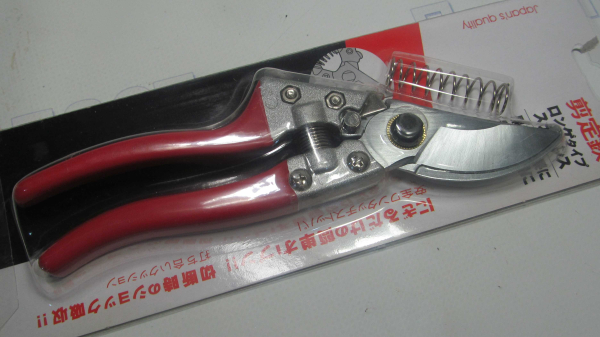 Секатор с запасной пружинкой