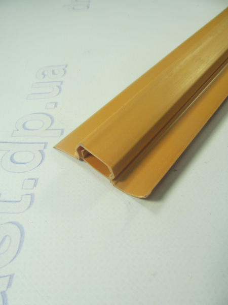 Плинтус пластиковый 2,5м 