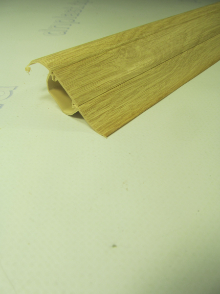 Плинтус пластиковый 2,5м 