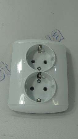 Розетка 2 с заземлением Erste Classic