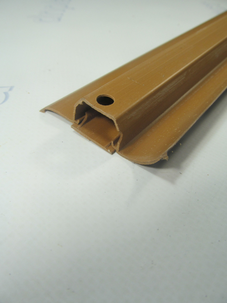 Плинтус пластиковый 2,5м 