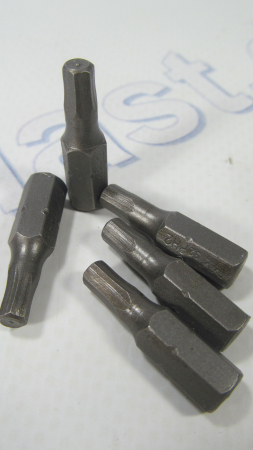 Бита Н4*25мм конфирмат WHIRLPOWER