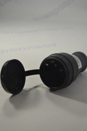 Гнездо штепсельное с заземлением и крышкой (IP-44 каучук)