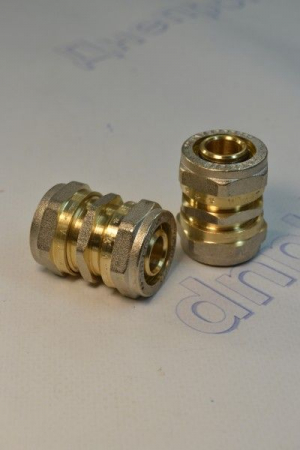 Муфта металопласт  20*20