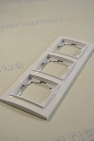 Рамка тройная EH Enzo