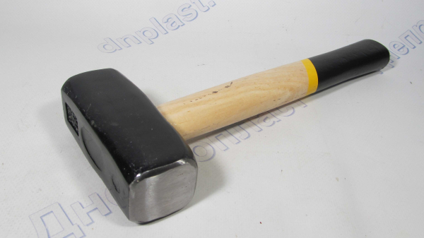 Кувалда 1,5кг деревянная ручка