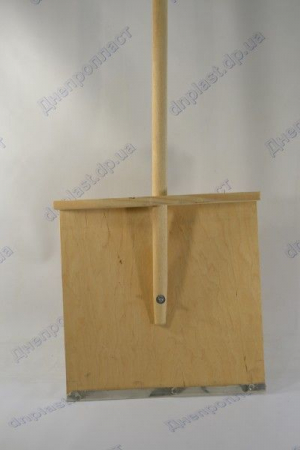 Лопата для снега деревянная с черенком