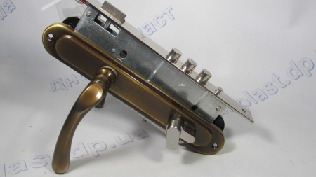 Замок врезной с ручкой LC 85 PB Pasha Kumru