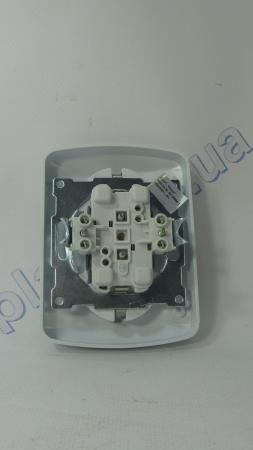 Розетка 2 с заземлением Erste Classic