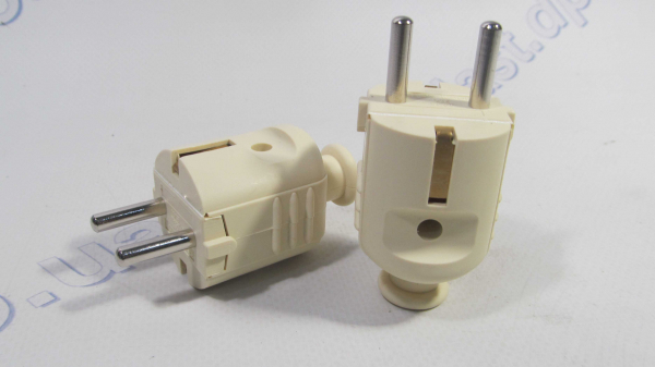 Вилка прямая с заземлением 10/16A 250V YAWEITAI