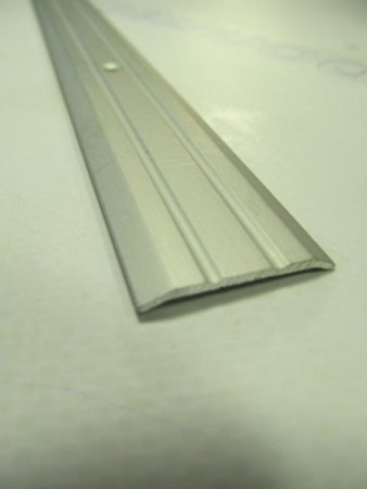 Порожек рифленый  25*3 серебро 1,8 м