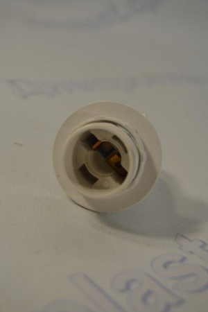 Патрон пластик-люстра БЕЛЫЙ Е14