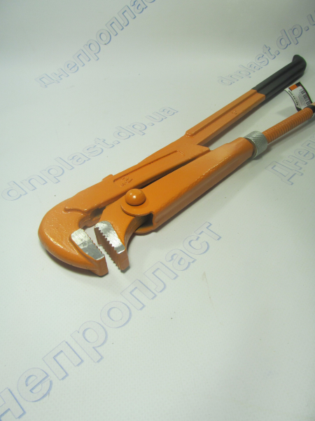 Ключ трубный 90*2 обрезиненая рукоятка