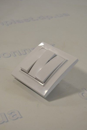 Выключатель тройной белый  EH Enzo