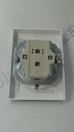 Розетка 2 с заземлением белая EH Enzo