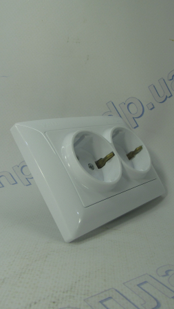 Розетка 2 с заземлением белая HOROZ