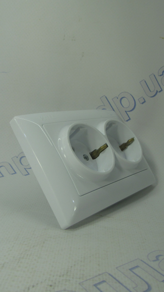 Розетка 2 с заземлением белая HOROZ