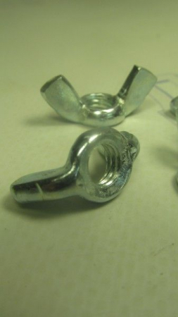 Гайка барашковая М8 (ЦБ)